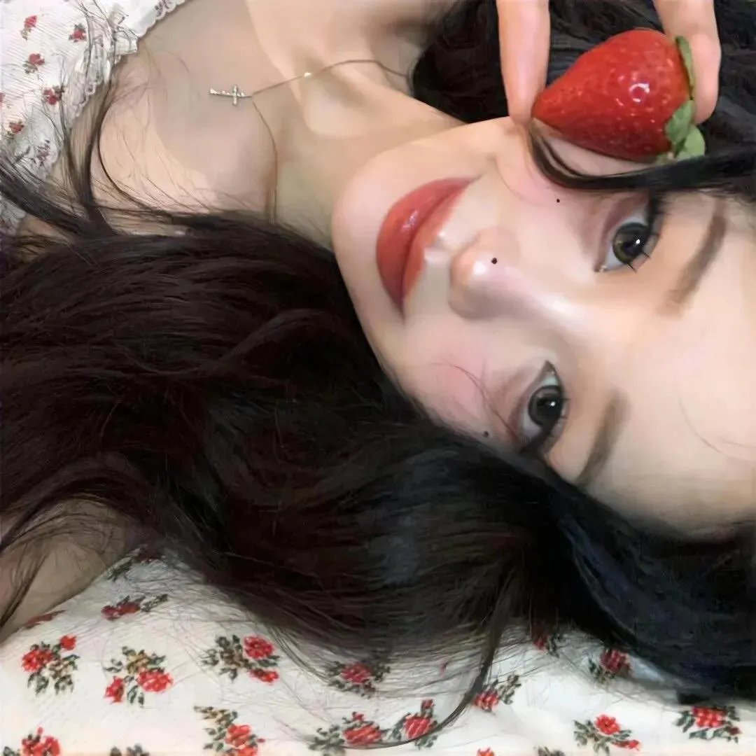 女王蜂游戏海报